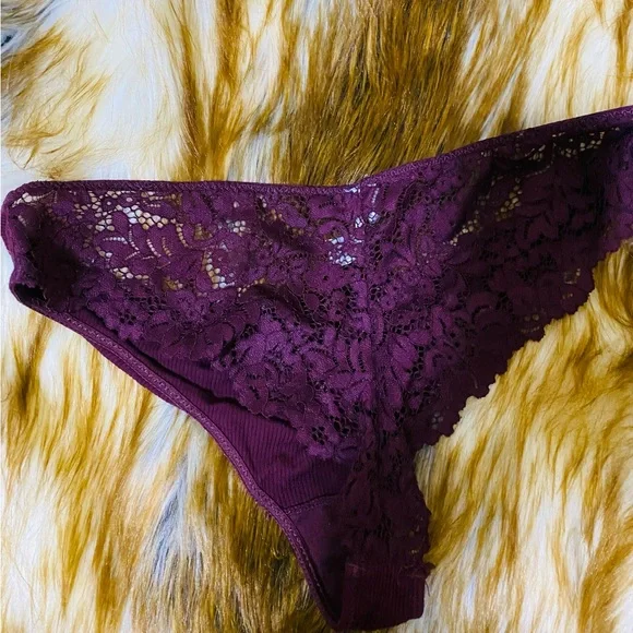 NWOT Marilyn Monroe Purple Burgundy Lace active Bra and pantie set - Picture 3 of 4